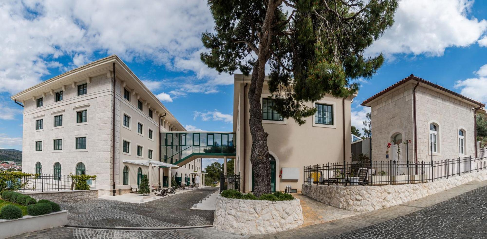 Hotel Brown Beach House & Spa Trogir Exterior photo